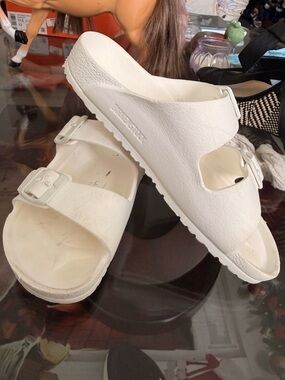 Birkenstock White Dual-Buckle Slide Sandals kids. Size 1